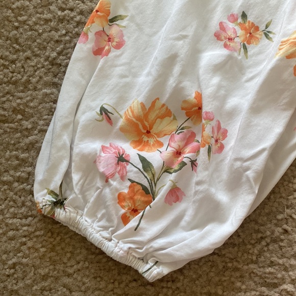 Floral wrap top from Old Navy - Picture 3 of 3